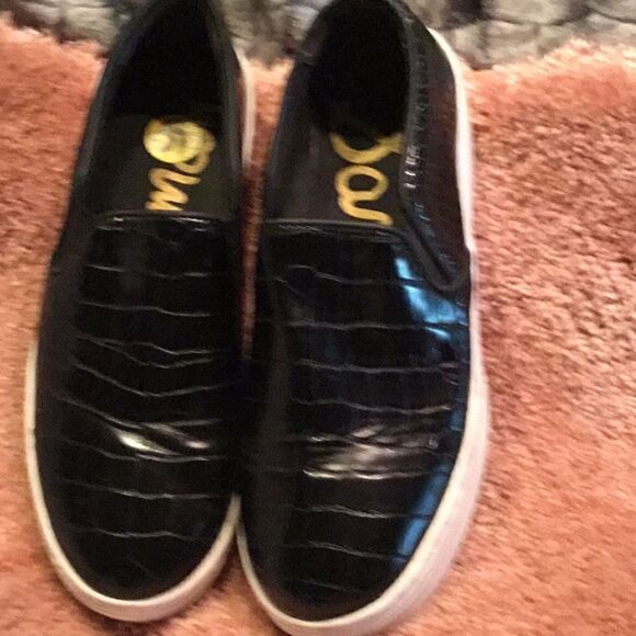 ♥️Edna Sam Edelman Slip on Sneakers - Picture 1 of 6